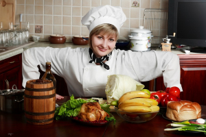 عکس با کیفیت سر آشپز خانم در آشپزخانهmaster chef